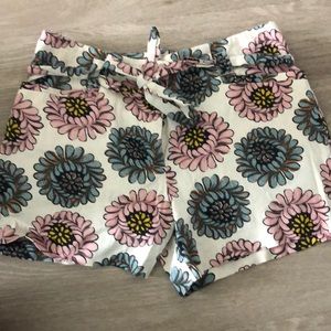 LOFT patterned tie waist shorts